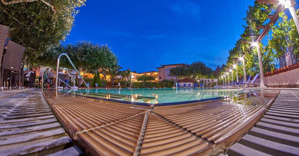 Hotel Pontos Сарти Экстерьер фото